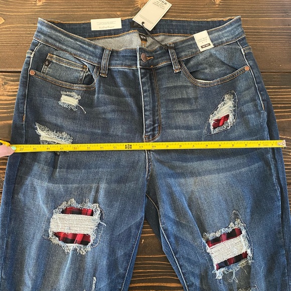 Judy Blue Buffalo Plaid Ankle Skinny Jeans - Picture 3 of 3